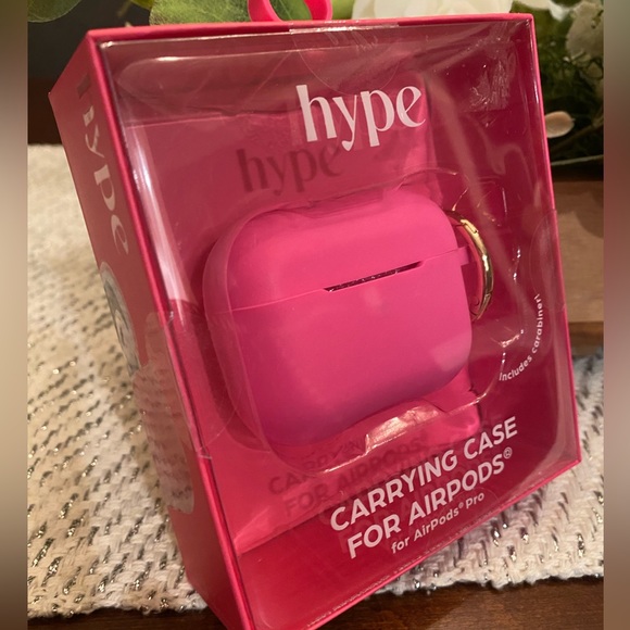 NWT! Carrying case for Airpods Pro - Picture 1 of 7